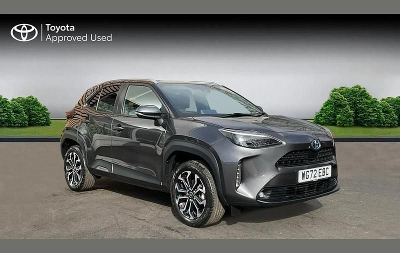 Used Toyota Yaris Cross Design 113 HP (83 kW) 2022 Grey SUV