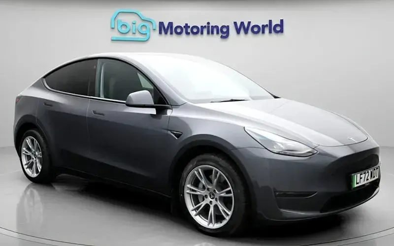 Begagnad Tesla Model Y Long Range AWD 286 kW (389 HK) 2025 SUV