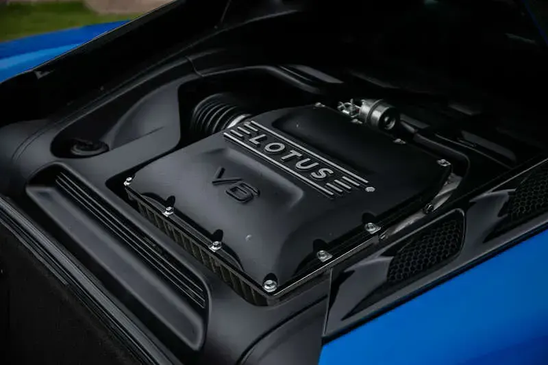Used Lotus Emira 400 HP (294 kW) 2022 Blue Coupe