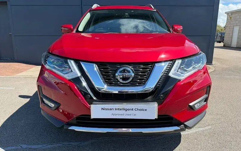 Used Nissan X-Trail Tekna 150 HP (110 kW) 2019 Red SUV