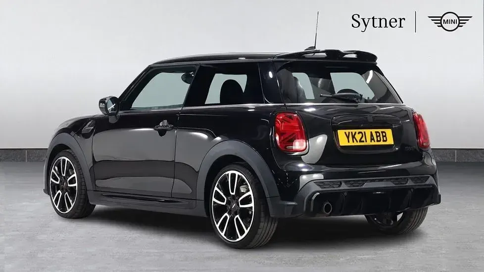 Used Mini Cooper Hatch 134 HP (98 kW) 2021 Black Hatchback