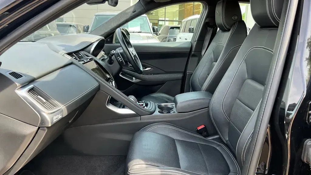 Used Jaguar E-Pace R-Dynamic 309 HP (227 kW) 2021 Black SUV