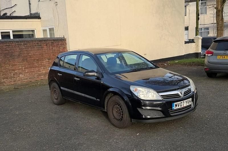 Used Vauxhall Astra 90 HP (66 kW) 2007 Black Hatchback