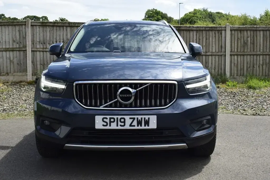 Used Volvo XC40 Inscription 150 HP (110 kW) 2019 Blue SUV