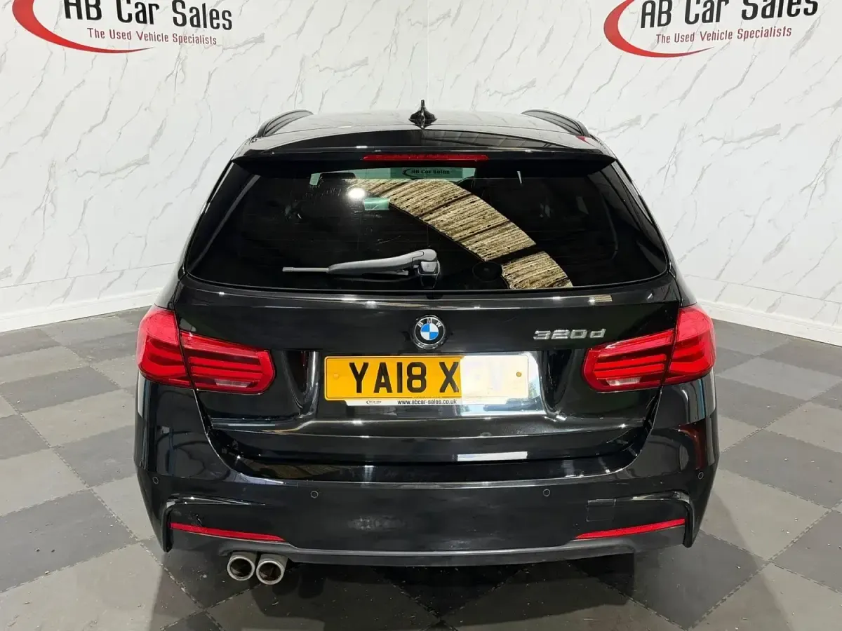 Begagnad BMW 320 M Sport 2018 Svart Kombi