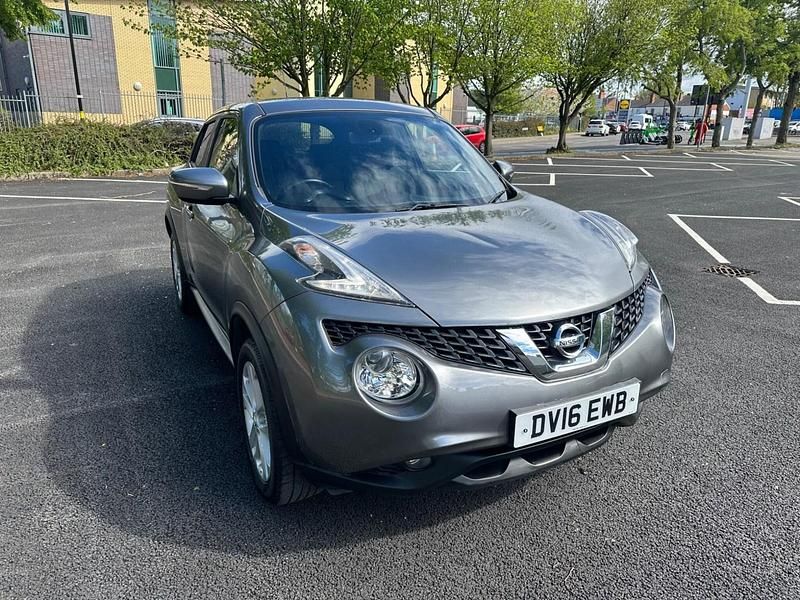 Begagnad Nissan Juke N-Connecta 2016 Grå SUV