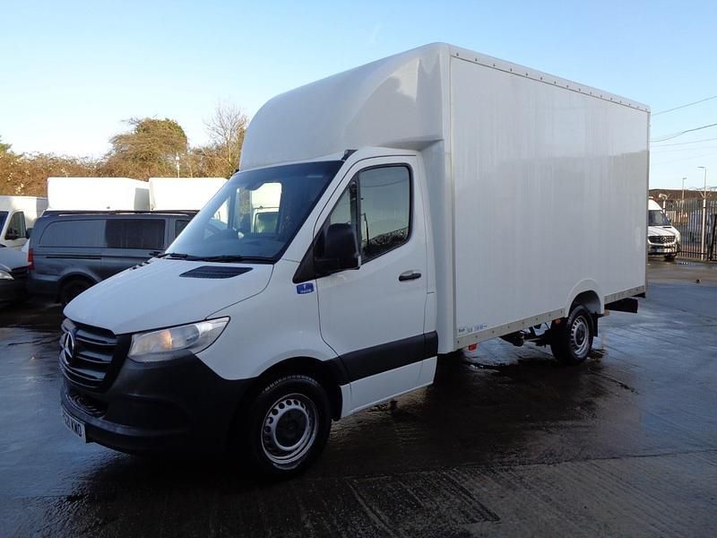 Used Mercedes Sprinter Progressive 140 HP (102 kW) 2021 White Van