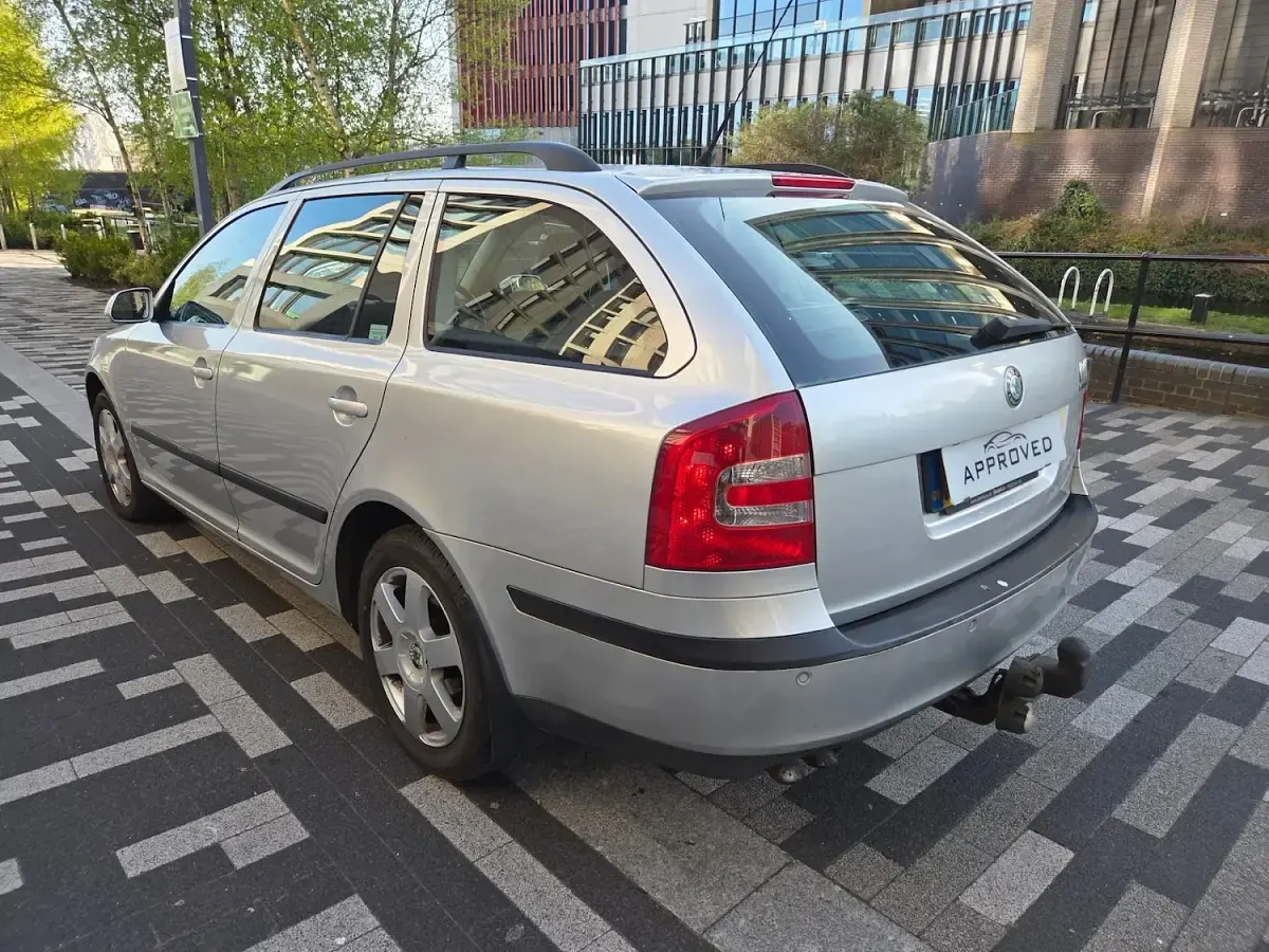 Used Skoda Octavia Elegance 140 HP (102 kW) 2005 Silver Estate