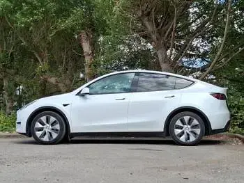 Used Tesla Model Y RWD 11 kW (15 HP) 2023 White SUV