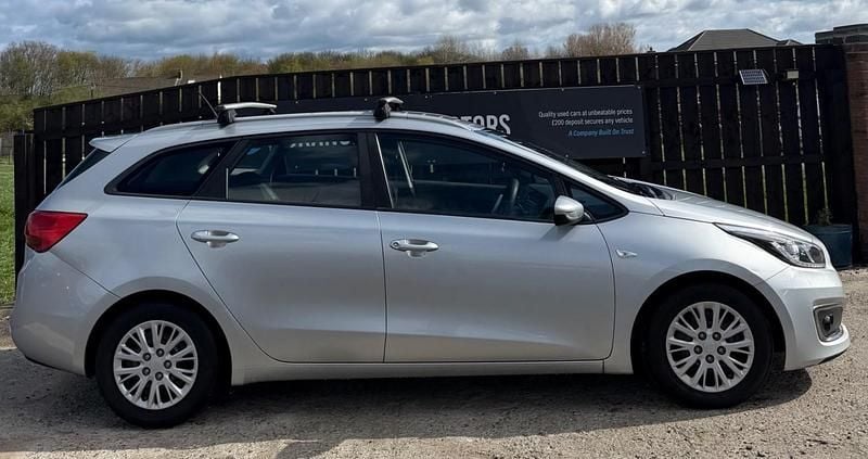 Używany Kia Ceed 134 KM (98 kW) 2017 Srebrny Hatchback