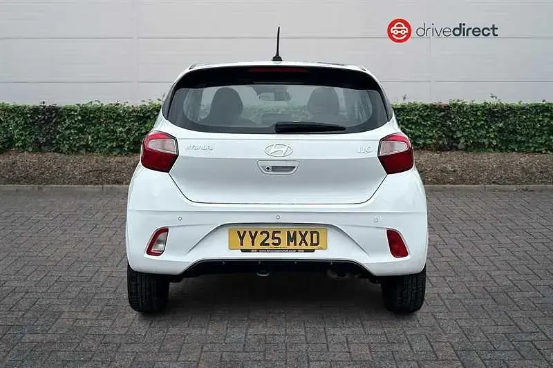 Used Hyundai i10 Advanced 63 HP (46 kW) 2025 White Hatchback