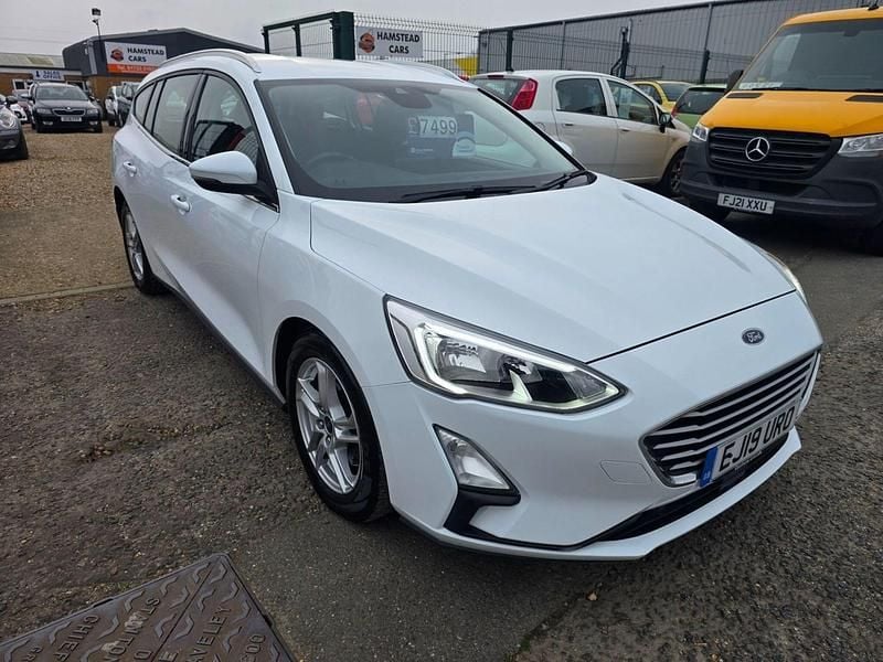 Used Ford Focus Zetec 120 HP (88 kW) 2019 White Estate