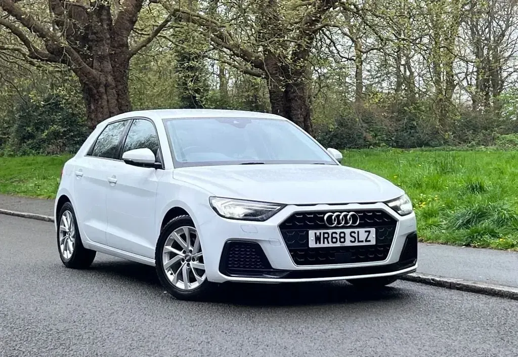 Usado Audi A1 Sportback Sport 116 HP (85 kW) 2018 Branco Citadino