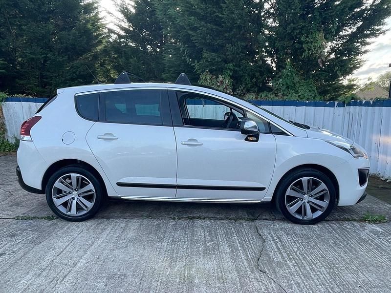 Used Peugeot 3008 Allure 2014 White Hatchback