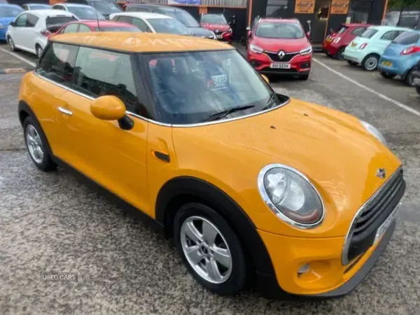 Used Mini ONE Hatch 102 HP (75 kW) 2016 Orange Hatchback