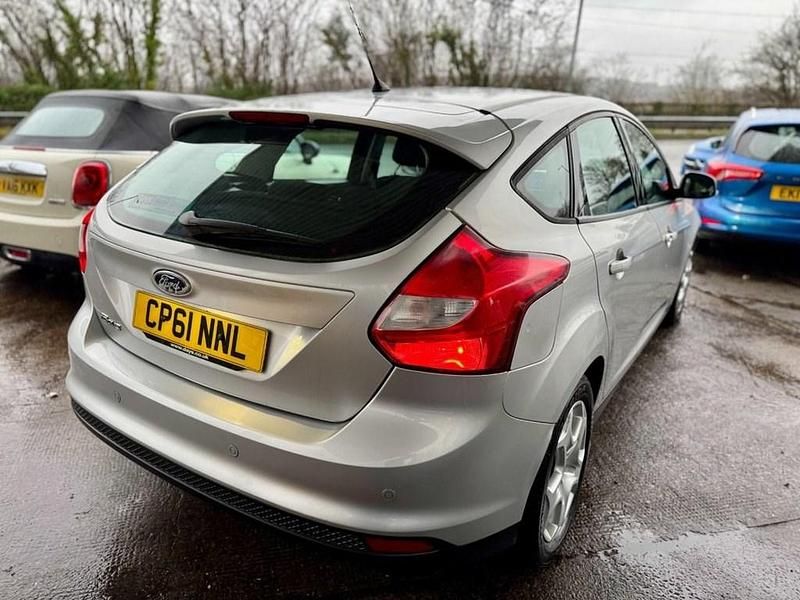 Used Ford Focus 105 HP (77 kW) 2012 Silver Hatchback