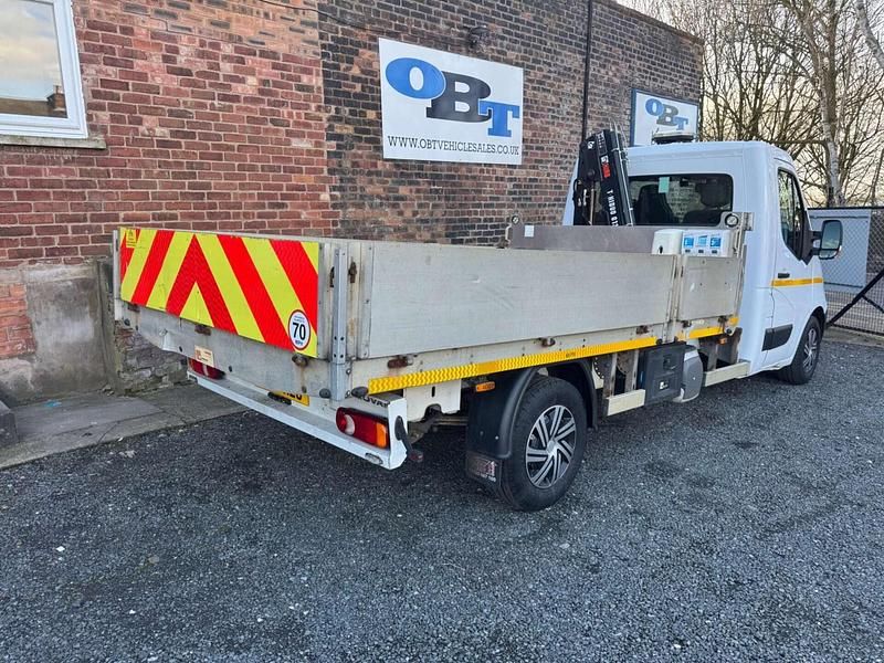 Used Vauxhall Movano 130 HP (95 kW) 2018 White MPV