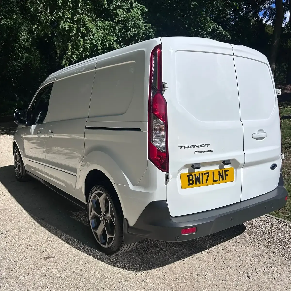 Used Ford Transit Connect Limited 120 HP (88 kW) 2017 White MPV