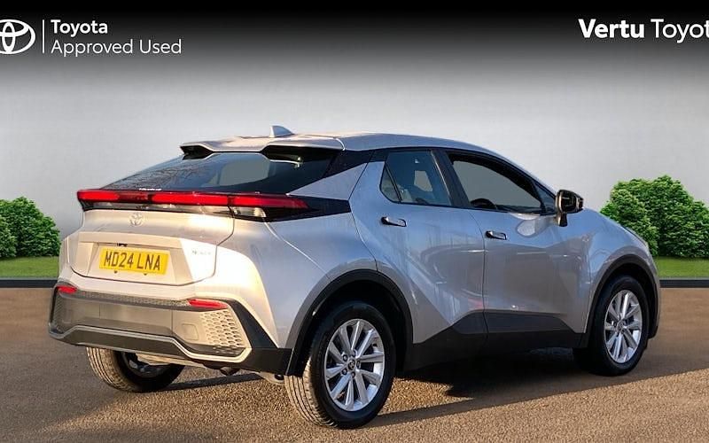 Used Toyota C-HR 140 HP (102 kW) 2026 SUV