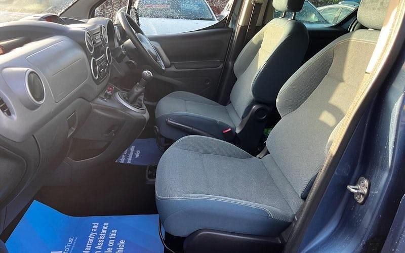 Used Citroën Berlingo Feel 100 HP (73 kW) 2017 Blue MPV