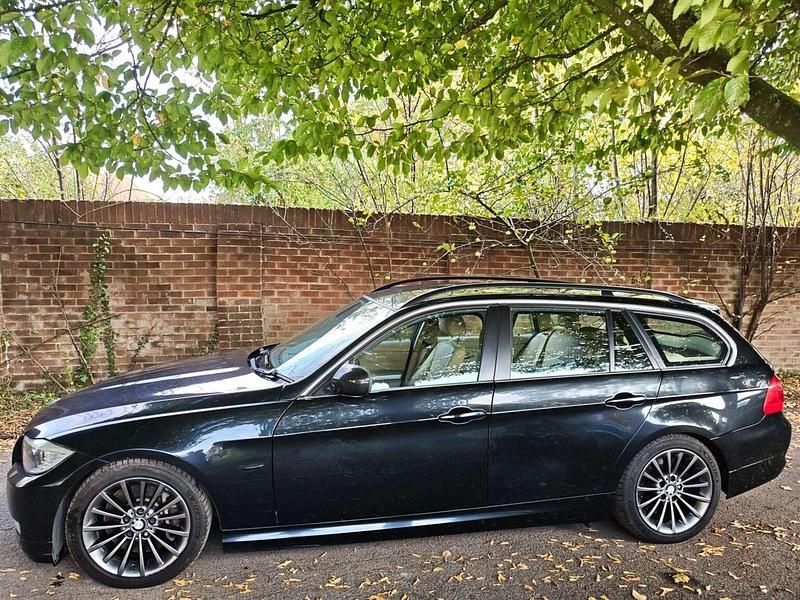 Black Used 2009 BMW 330 Impressive Estate | £3,950 (Good price) - Image 1/4