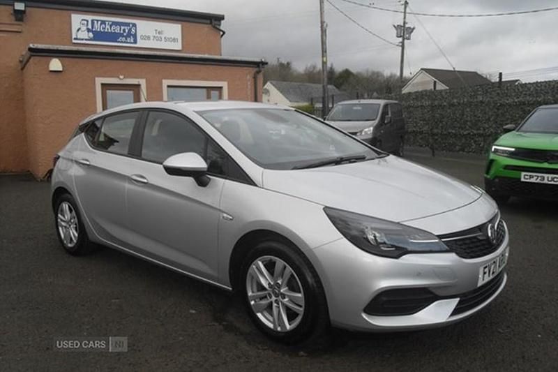 Used Vauxhall Astra Business Edition 130 HP (95 kW) 2021 Silver Hatchback