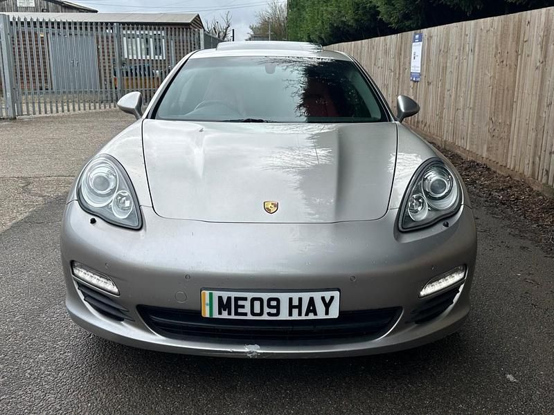 Used Porsche Panamera 250 HP (183 kW) 2012 Silver Hatchback