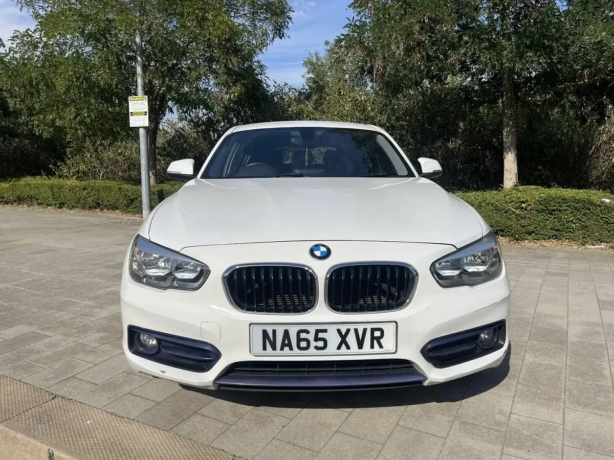Used BMW 118 Sport Line 136 HP (100 kW) 2015 White Hatchback