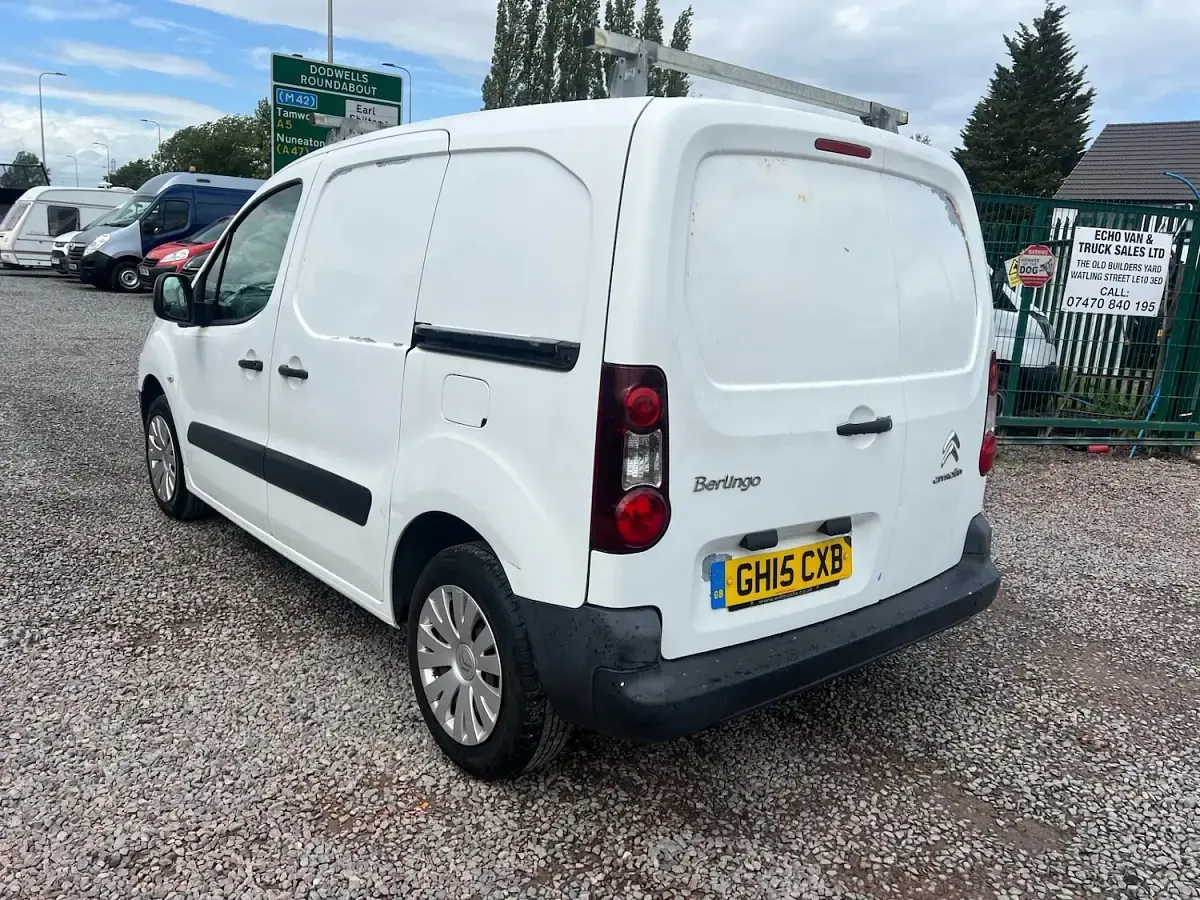 Used Citroën Berlingo 75 HP (55 kW) 2015 White MPV