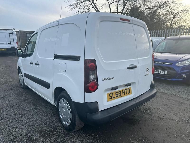 Used Citroën Berlingo 75 HP (55 kW) 2018 White MPV