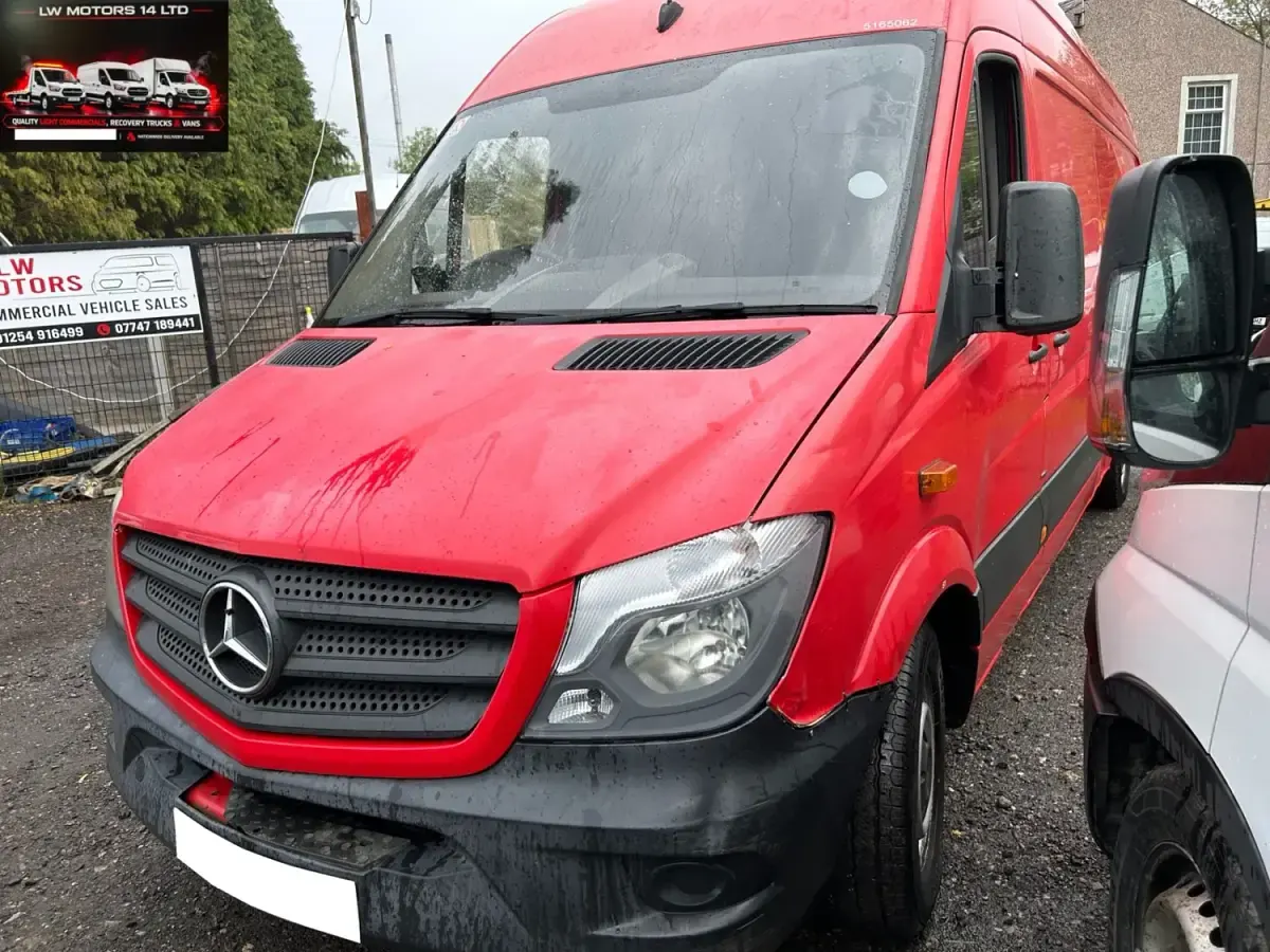 Używany Mercedes Sprinter 2015 Czerwony Van