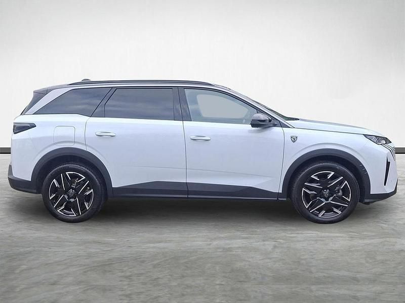 White Used 2024 Peugeot 5008 GT MPV | £28,495 (Fair price) - Image 1/4