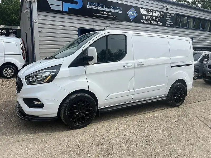 Used Ford Transit Custom Limited 130 HP (95 kW) 2023 White Van