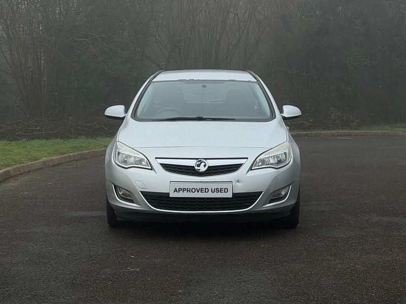 Używany Vauxhall Astra 2012 Srebrny Kombi
