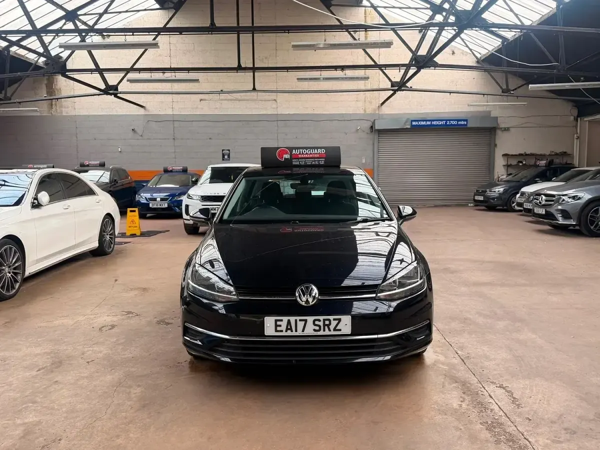 Used VW Golf VII SE 115 HP (84 kW) 2017 Black Hatchback