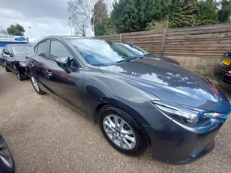 Usado Mazda 3 105 HP (77 kW) 2017 Cinzento Citadino