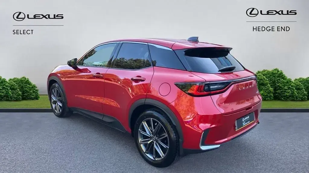 Second-hand Lexus LBX 136 CP (100 kW) 2025 SUV