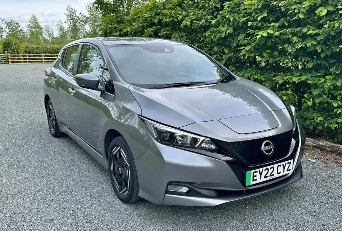 Gebraucht Nissan Leaf Acenta 110 kW (150 PS) 2022 Grau Kleinwagen
