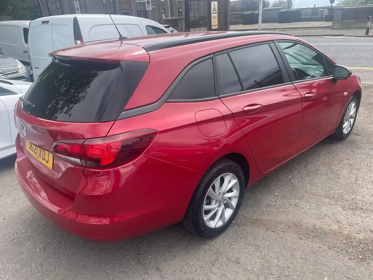 Used Vauxhall Astra S 105 HP (77 kW) 2021 Red Estate