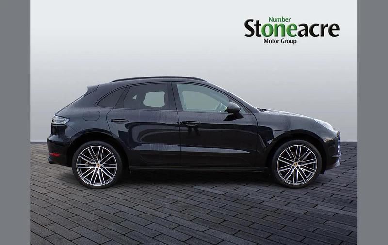Used Porsche Macan 241 HP (177 kW) 2018 Black SUV