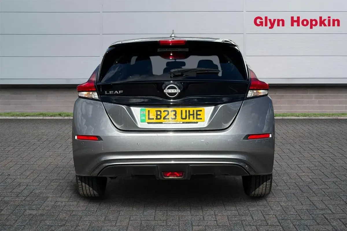 Used Nissan Leaf N-Connecta 110 kW (150 HP) 2023 Grey Hatchback