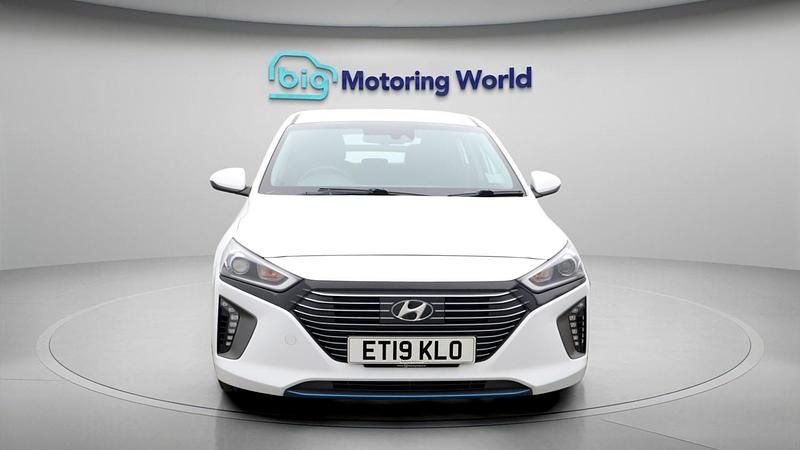 Used Hyundai Ioniq Premium 141 HP (103 kW) 2018 White Hatchback