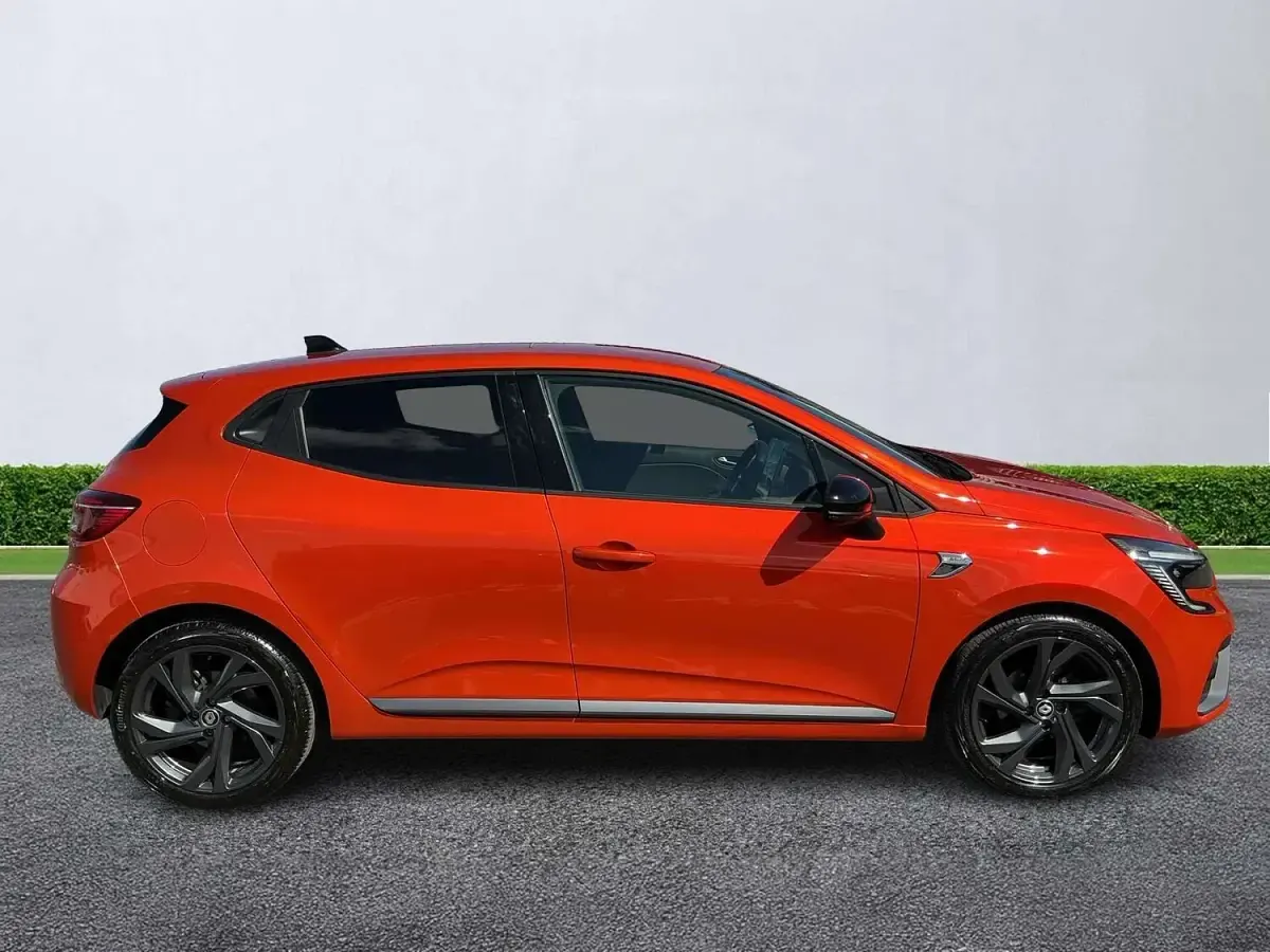 Used Renault Clio V RS Line 90 HP (66 kW) 2023 Orange Hatchback