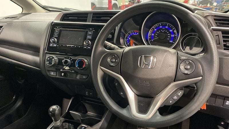 Used Honda Jazz S 102 HP (75 kW) 2019 Blue Hatchback