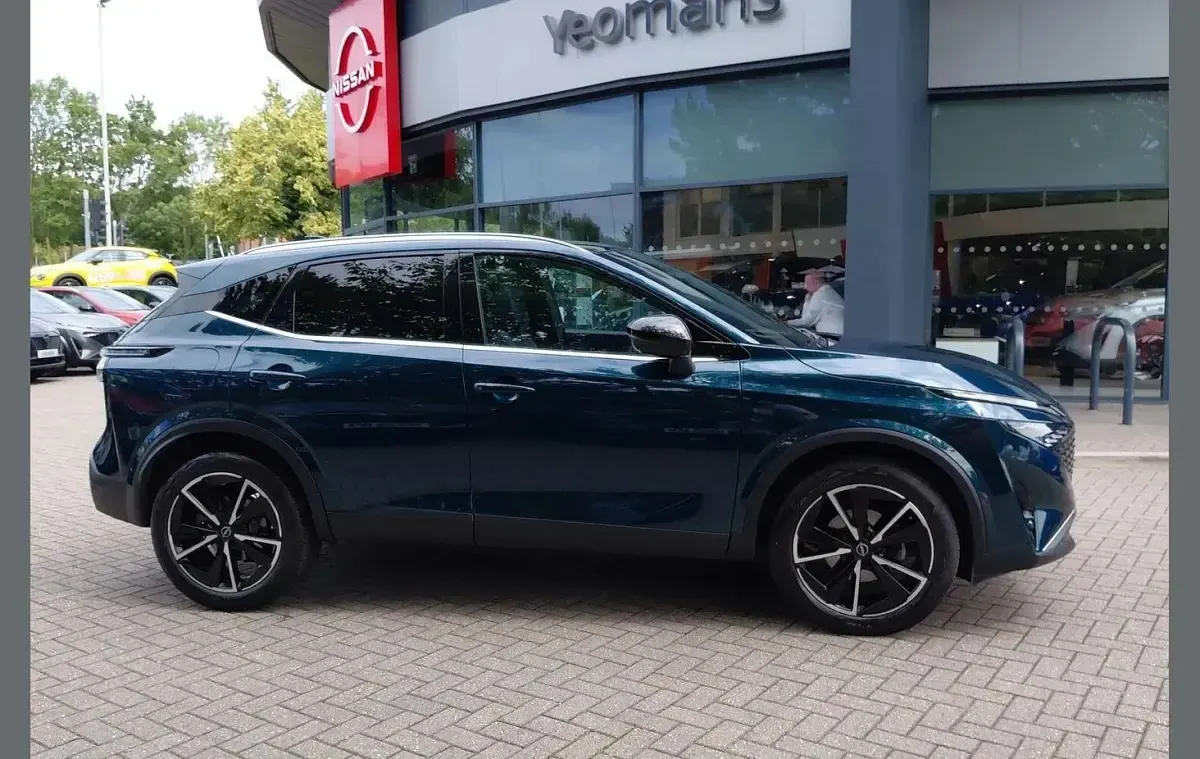 Used Nissan Qashqai Tekna 138 HP (101 kW) 2025 Green SUV