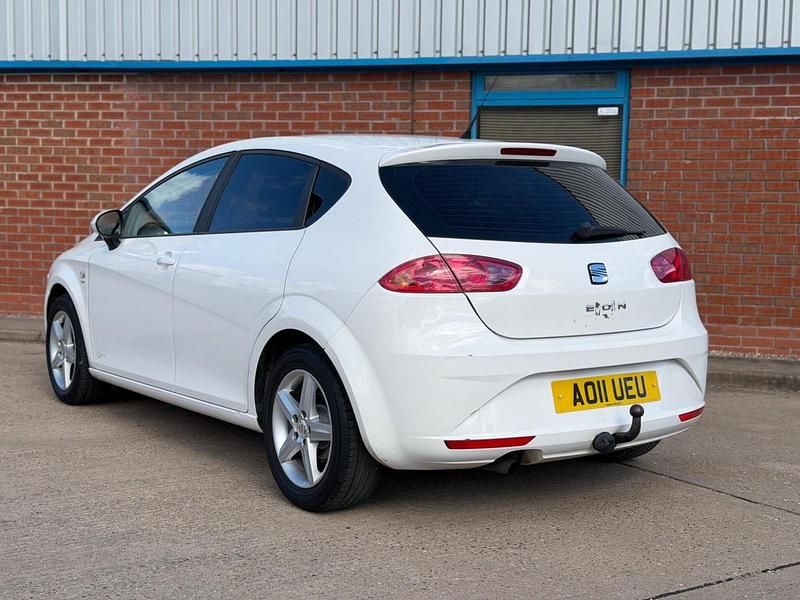 Used Seat Leon Copa 105 HP (77 kW) 2011 White Hatchback