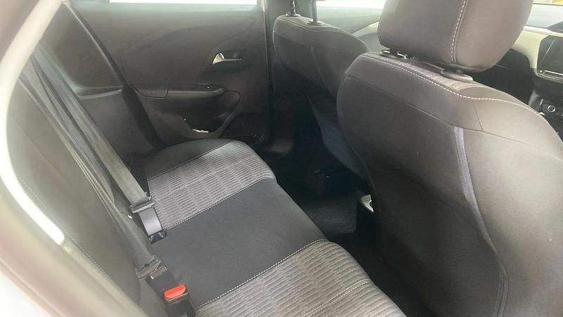 Used Vauxhall Corsa Design Edition 100 HP (73 kW) 2023 White Hatchback