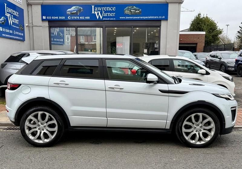 Used Land Rover Range Rover evoque HSE Dynamic 2018 White Estate