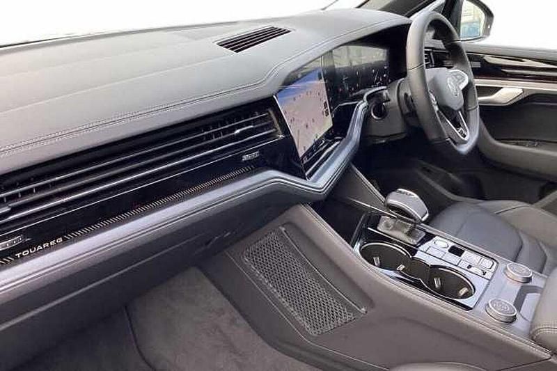 Used VW Touareg Black Edition 286 HP (210 kW) 2025 Black SUV