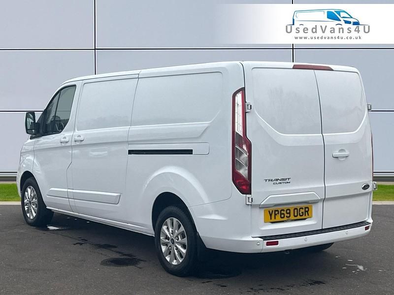 Used Ford Transit Custom Limited 130 HP (95 kW) 2019 White Van